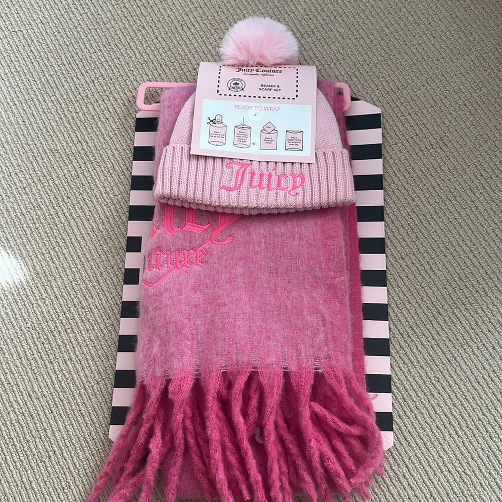 💘Juicy Couture Knit Beanie and Scarf Set